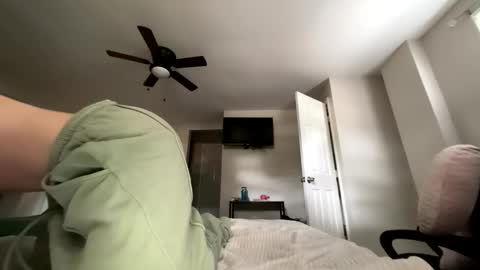 roseyla1 online show from April 2026 05:07:01 PM
