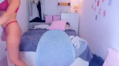 Snapshot of roshelle_xxx chatting on February 2025 06:09:02 PM Roshelle online show from February 2025 06:09:02 PM