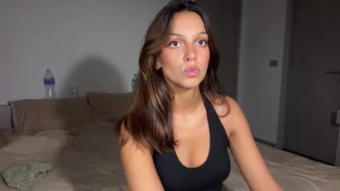 Snapshot of roshelle_xxx chatting on February 2026 12:35:02 PM Roshelle online show from February 2026 12:35:02 PM