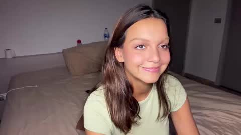 Snapshot of roshelle_xxx chatting on March 2026 12:00:01 PM Roshelle online show from March 2026 12:00:01 PM