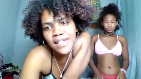 Snapshot of rosia22 chatting on September 2025 01:23:02 PM rosia22 online show from September 2025 01:23:02 PM