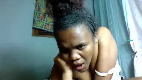 Snapshot of rosia22 chatting on September 2025 01:11:01 AM rosia22 online show from September 2025 01:11:01 AM