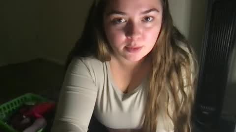 Snapshot of rosielinda16 chatting on December 2024 12:13:01 AM Rosie online show from December 2024 12:13:01 AM