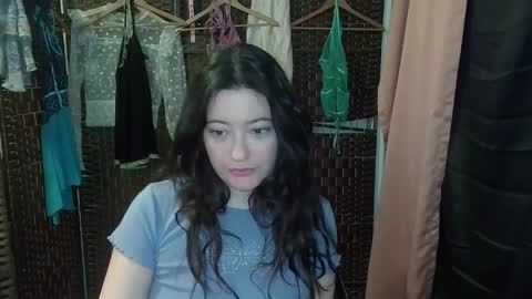 Snapshot of rosierevive chatting on April 2026 03:18:01 AM Rosie Revive online show from April 2026 03:18:01 AM