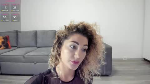 Snapshot of rossana_doll chatting on December 2025 12:23:02 PM Rossa online show from December 2025 12:23:02 PM