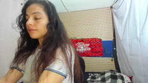 Snapshot of rosse_25 chatting on July 2026 09:27:02 AM Would you like to help me with supplementation and sports suits so I can compete in powerlifting online show from July 2026 09:27:02 AM