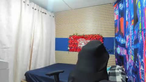 Snapshot of rosse_25 chatting on July 2026 10:18:01 AM Would you like to help me with supplementation and sports suits so I can compete in powerlifting online show from July 2026 10:18:01 AM