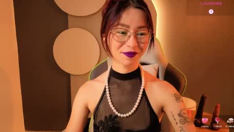 Snapshot of rosse_98_ chatting on May 2026 02:02:01 PM Miss Rosse online show from May 2026 02:02:01 PM