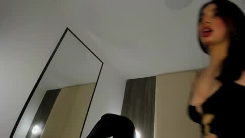 Snapshot of rosse_her chatting on June 2026 06:25:02 PM R O S S E online show from June 2026 06:25:02 PM