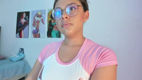 Snapshot of rosse_taylorx1 chatting on May 2026 07:00:02 PM rosse_taylorx1 online show from May 2026 07:00:02 PM