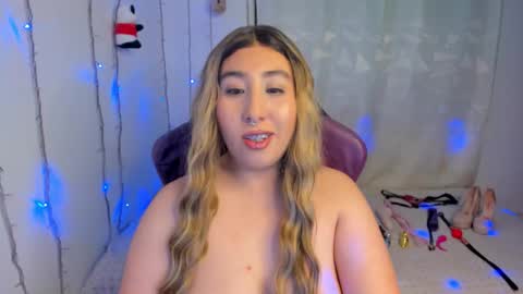 ROSSE DEMOND  online show from February 2026 01:51:01 AM