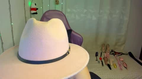 ROSSE DEMOND  online show from March 2026 09:56:02 PM