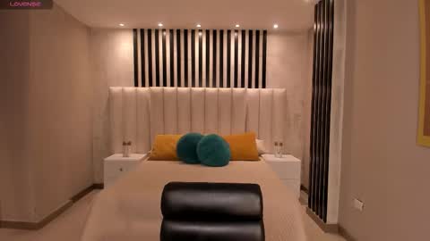 Snapshot of rossirivers chatting on December 2025 01:40:02 PM Rossie Rivers online show from December 2025 01:40:02 PM