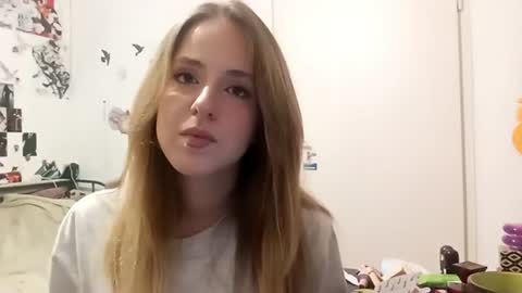 Snapshot of rosybreeze chatting on June 2026 07:02:02 PM Anna online show from June 2026 07:02:02 PM