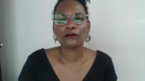 luxa online show from February 2025 04:46:02 PM