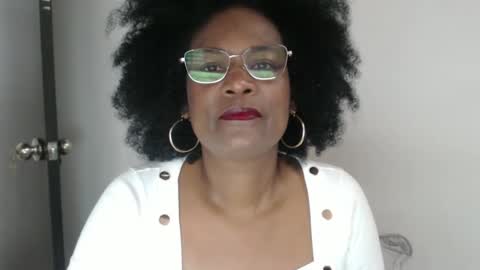 luxa online show from February 2025 01:21:01 PM