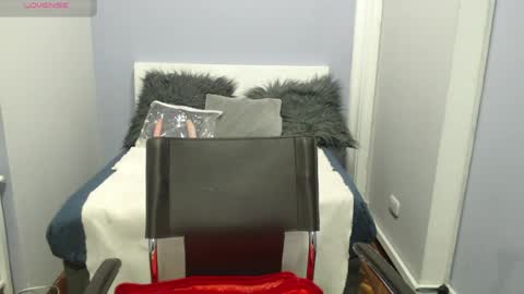 Snapshot of rousse_amber chatting on April 2026 01:05:01 PM amber online show from April 2026 01:05:01 PM