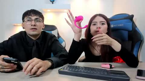 Snapshot of rousse_n_kenji chatting on May 2026 06:48:02 PM rousse_n_kenji online show from May 2026 06:48:02 PM