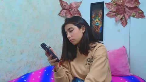 rousse_violet online show from January 2025 08:44:01 PM