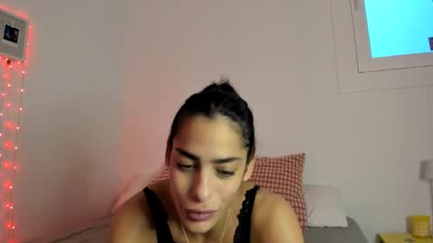 Snapshot of roustar1 chatting on September 2025 04:11:01 PM Roustar online show from September 2025 04:11:01 PM