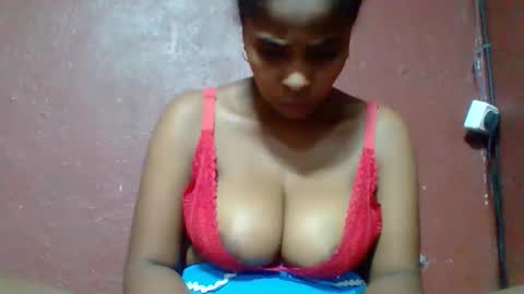 rovaelyah online show from February 2026 07:59:02 AM