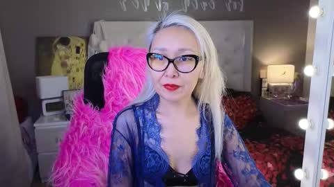 Snapshot of roxalanastar chatting on March 2026 01:51:01 AM Roxalana online show from March 2026 01:51:01 AM