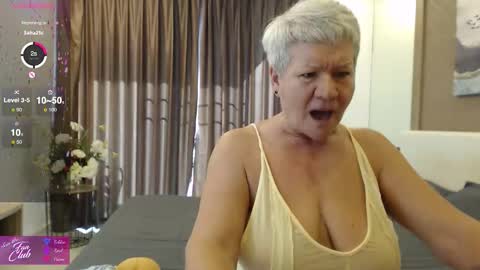 Roxana online show from November 2025 01:42:01 AM