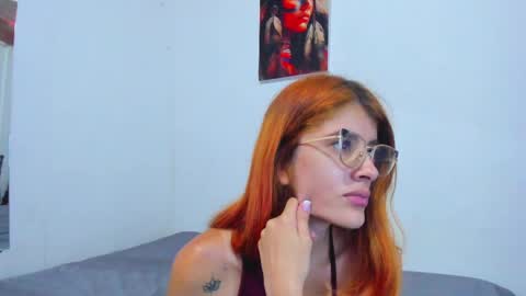 Snapshot of roxanajames__ chatting on April 2026 02:56:01 PM roxy online show from April 2026 02:56:01 PM