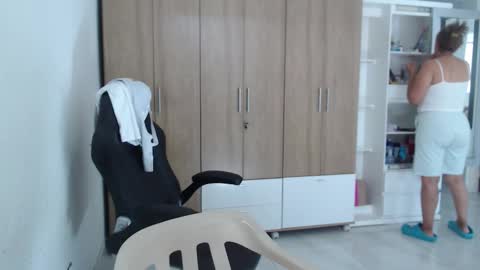 Roxana online show from November 2025 05:56:01 PM