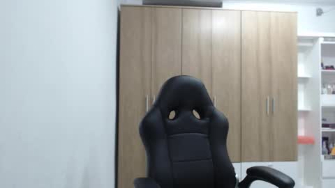 Roxana online show from March 2026 08:01:02 PM