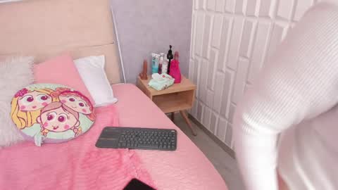 Snapshot of roxanebrown chatting on May 2026 07:41:01 PM roxanebrown online show from May 2026 07:41:01 PM
