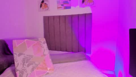 Roxane online show from February 2026 08:41:01 AM