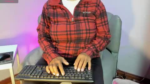 Snapshot of roxanna_moore2 chatting on July 2026 05:09:02 AM Roxanna online show from July 2026 05:09:02 AM