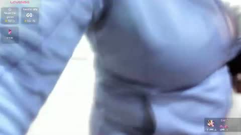 Snapshot of roxanna_moore2 chatting on July 2026 05:25:02 AM Roxanna online show from July 2026 05:25:02 AM
