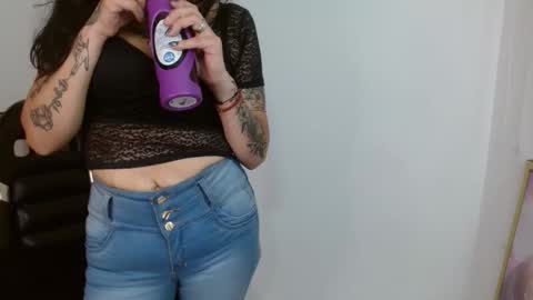 Roxanne online show from October 2025 08:22:02 PM