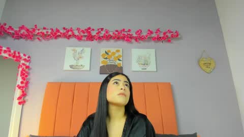 Snapshot of roxanneowens chatting on June 2026 12:07:02 PM Juliana 3 online show from June 2026 12:07:02 PM