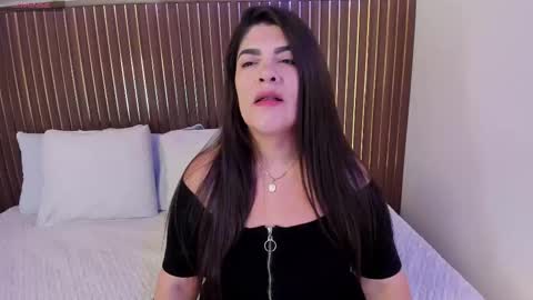 Roxie  online show from November 2025 12:47:01 PM