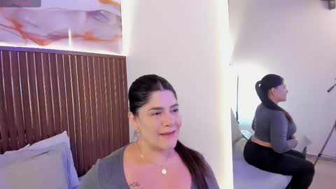 Roxie  online show from November 2025 12:05:02 PM