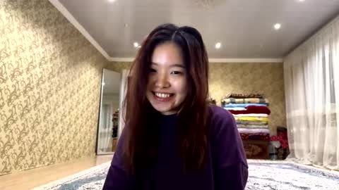 Emma online show from November 2025 08:30:01 PM