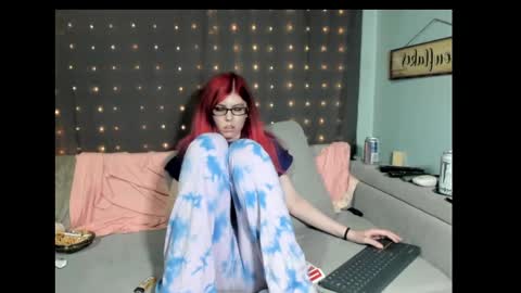 roxihazeleyes online show from February 2025 06:20:02 AM