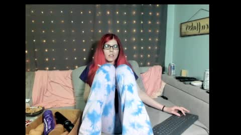 roxihazeleyes online show from February 2025 09:24:02 AM