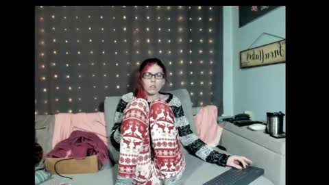 roxihazeleyes online show from February 2025 04:40:02 AM