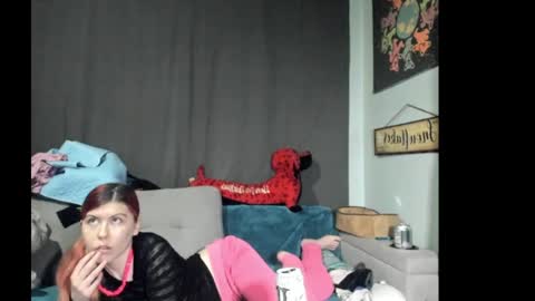 roxihazeleyes online show from September 2025 01:26:02 PM