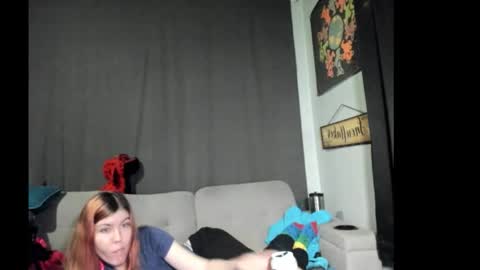 roxihazeleyes online show from October 2025 05:23:02 PM