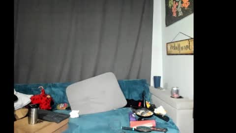 roxihazeleyes online show from January 2026 05:27:02 PM