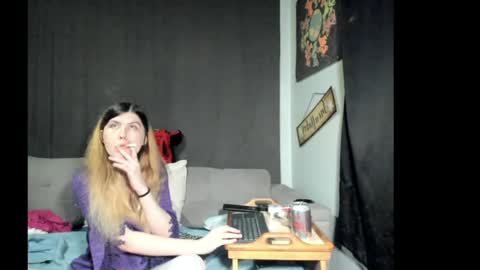 roxihazeleyes online show from April 2026 03:56:01 AM