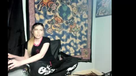 Snapshot of roxihazeleyes chatting on July 2026 12:50:01 AM roxihazeleyes online show from July 2026 12:50:01 AM