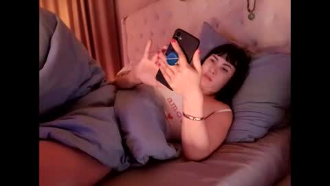 Snapshot of roxolanaa_sexy chatting on March 2025 11:15:01 PM ROXOLANAA SEXY online show from March 2025 11:15:01 PM