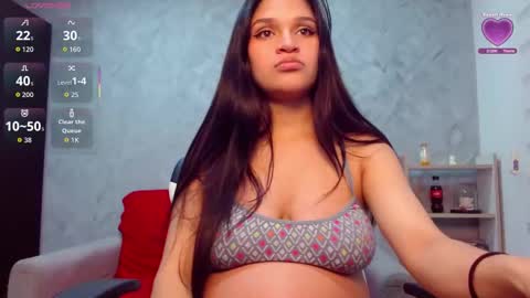 roxxi_2110 online show from October 2025 02:22:02 AM