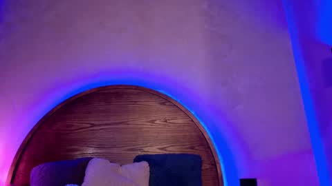 Snapshot of roxxxevelvet chatting on October 2025 06:37:01 PM Roxx IG  online show from October 2025 06:37:01 PM